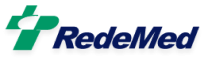 Logo da empresa Fármacias Redemed, símbolo em formato de cruz azul e verde, e o nome Redemed em azul marinho, negrito e itálico
